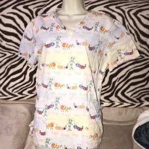 White cross boogie bugs scrub top size small 💕